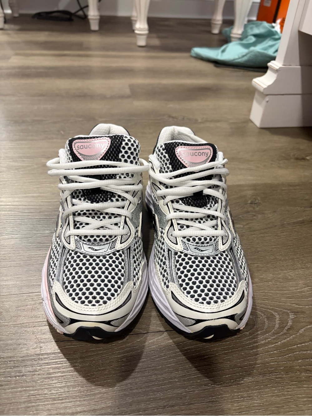 Saucony Kids White, Black & Light Pink Mesh Sneakers
